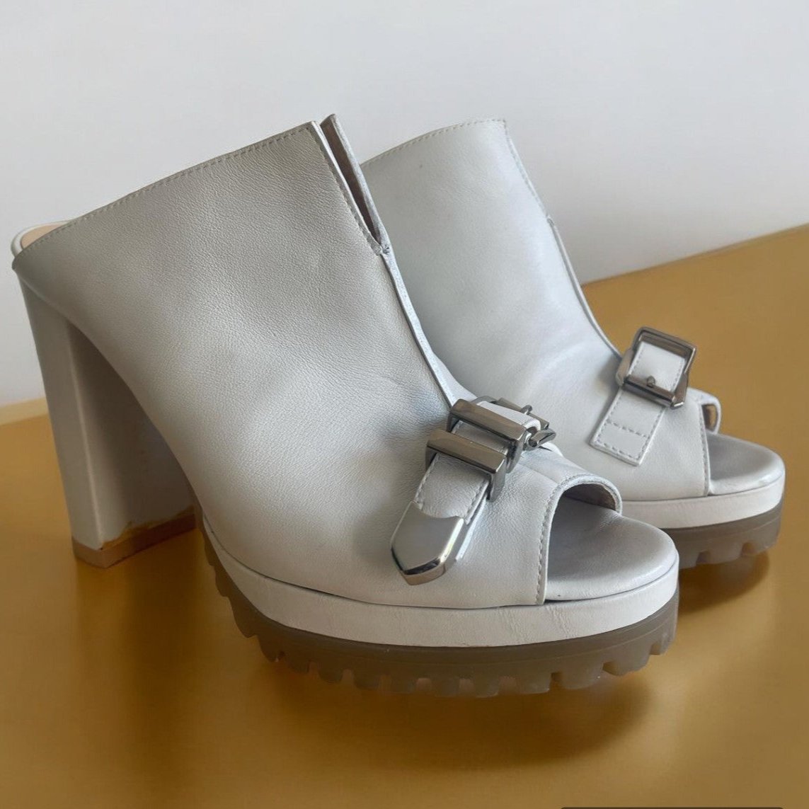 Buckle Leather Heels, UK 5